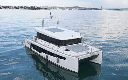 DG Power Catamaran Cat43