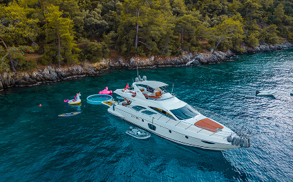 Motor Yacht Efe 01 (Azimut 62 Fly)