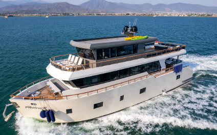 Trawler Albatros Explorer